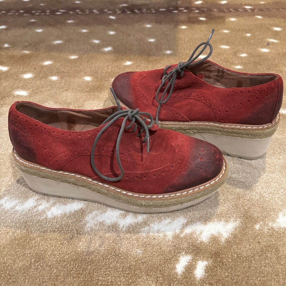Staccato Rare Suede Leather Sneaker - EUC